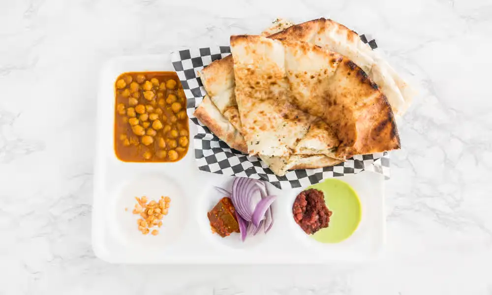 Amristari kulcha plate vegetarian home-cooked Apna Spicy Hut Winnipeg fresh daily
